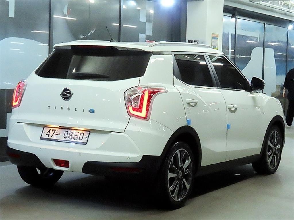 KG모빌리티(쌍용) 티볼리 디젤 2WD 1.6 VX 이미지 4