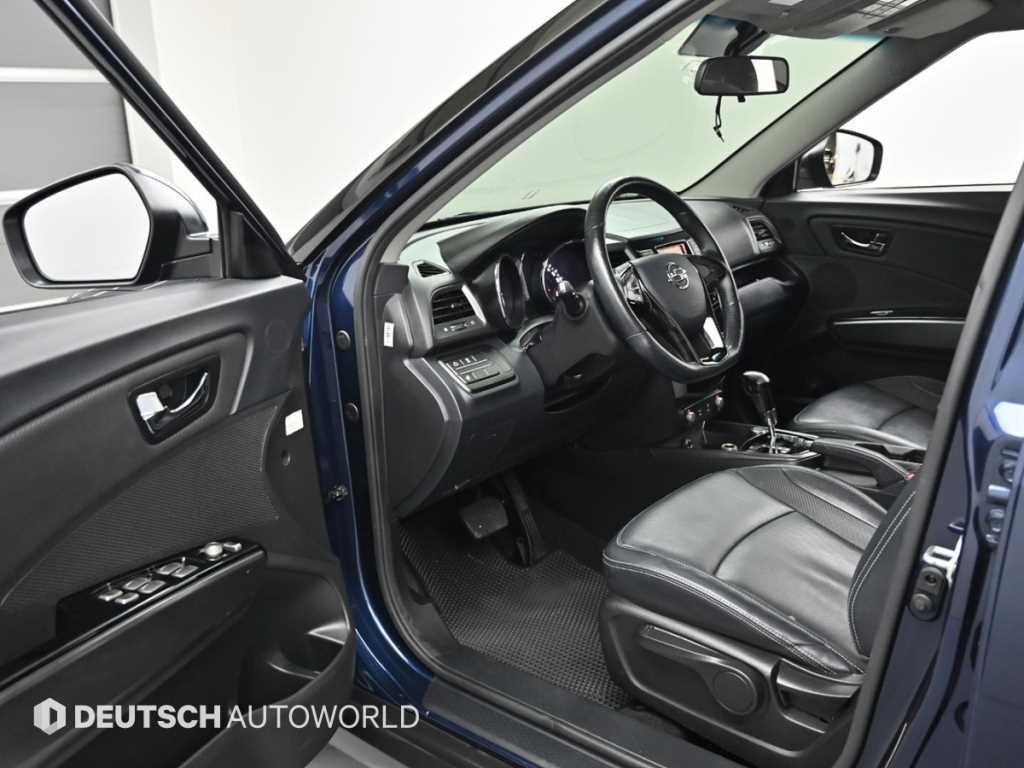 KG모빌리티(쌍용) 티볼리 디젤 2WD 1.6 LX 이미지 11