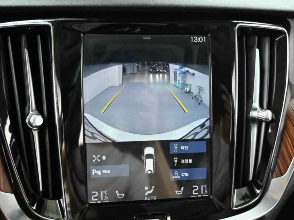 볼보 V60 V60 크로스 컨트리 2세대 2.0 T5 프로 AWD 이미지 15