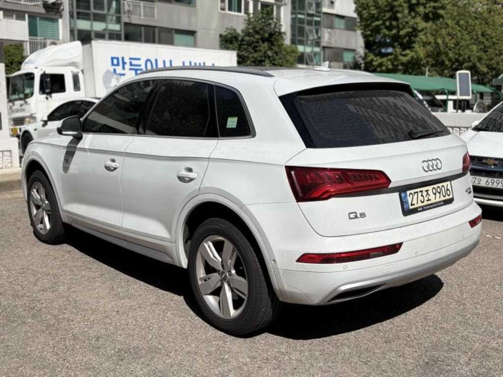 아우디 Q5 Q5 (FY) 40 TDI 콰트로 프리미엄 이미지 4