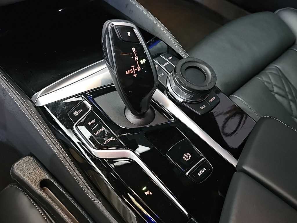 BMW 5시리즈 5시리즈 (G30) 530i M 스포츠 이미지 8