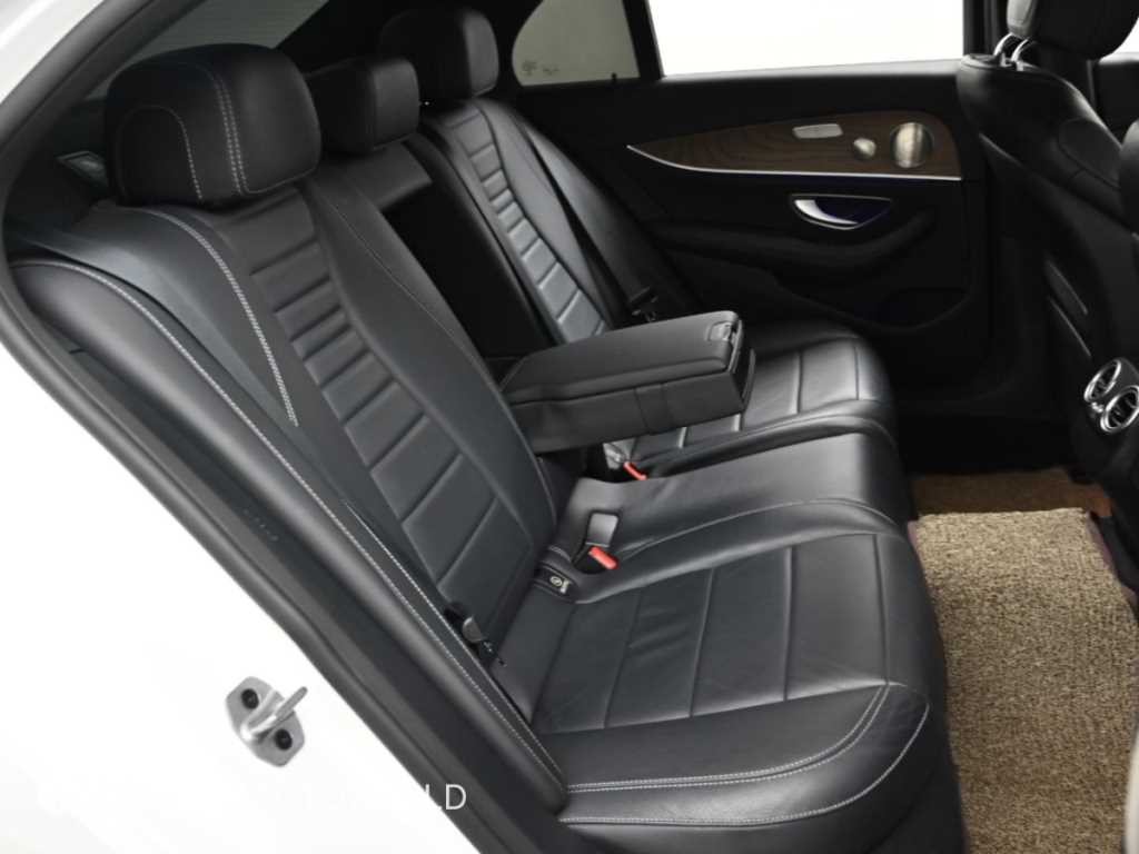 벤츠 E 클래스 E-클래스 W213 E220d 4MATIC 익스클루시브 이미지 12