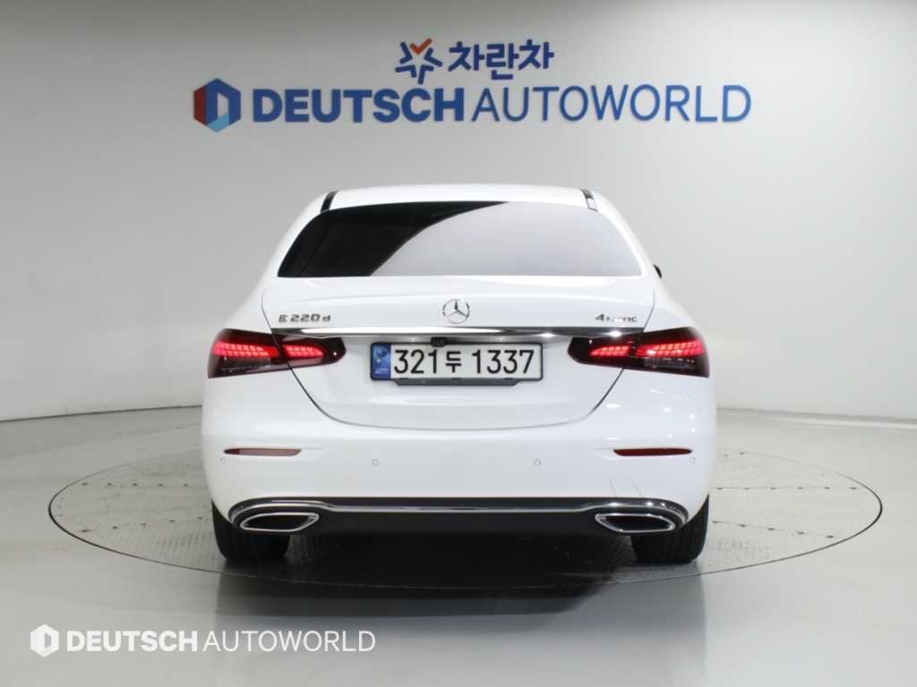 벤츠 E 클래스 E-클래스 W213 E220d 4MATIC 익스클루시브 이미지 4