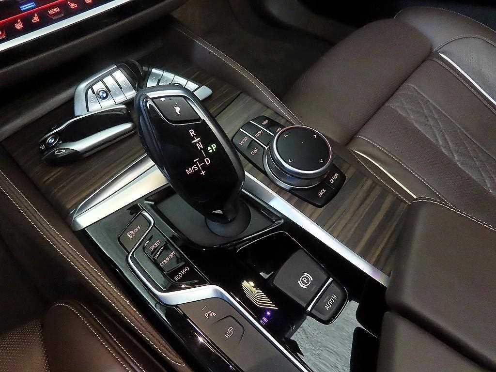 BMW 5시리즈 5시리즈 (G30) 530i xDrive M 스포츠 플러스 이미지 12