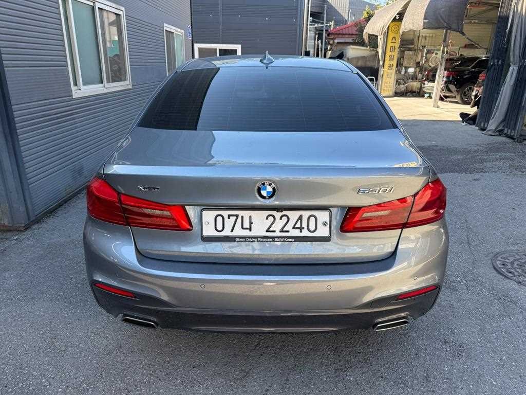 BMW 5시리즈 5시리즈 (G30) 530i xDrive M 스포츠 플러스 이미지 2