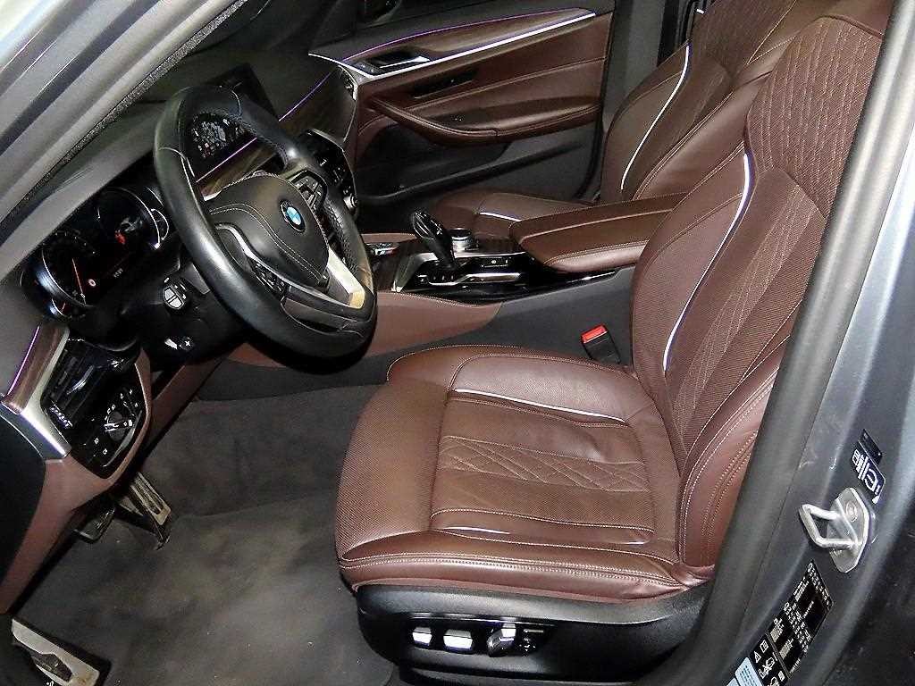 BMW 5시리즈 5시리즈 (G30) 530i xDrive M 스포츠 플러스 이미지 6