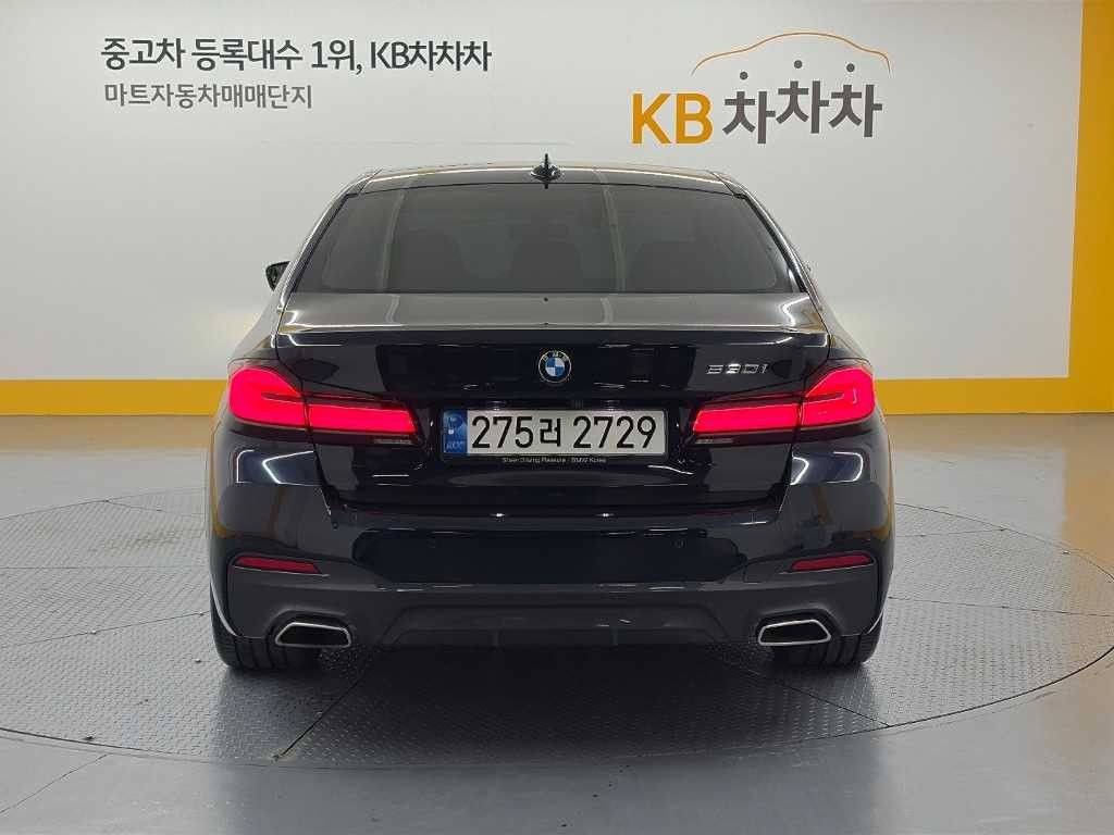BMW 5시리즈 5시리즈 (G30) 530i M 스포츠 이미지 3