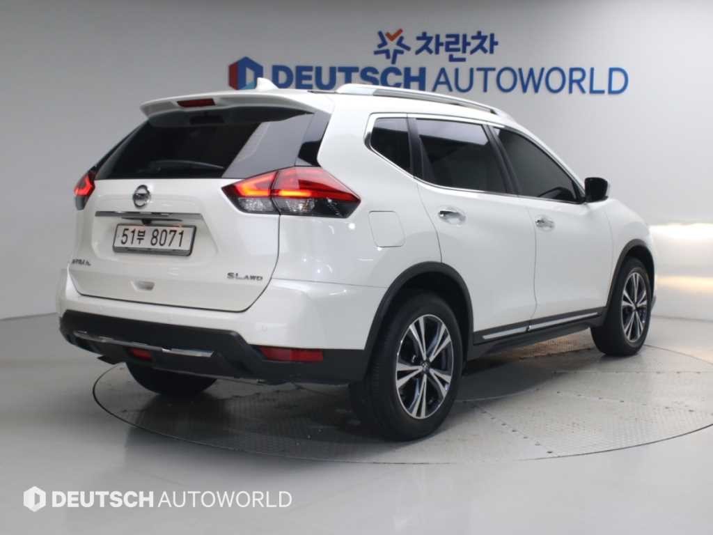 닛산 엑스트레일 2.5 4WD 이미지 2