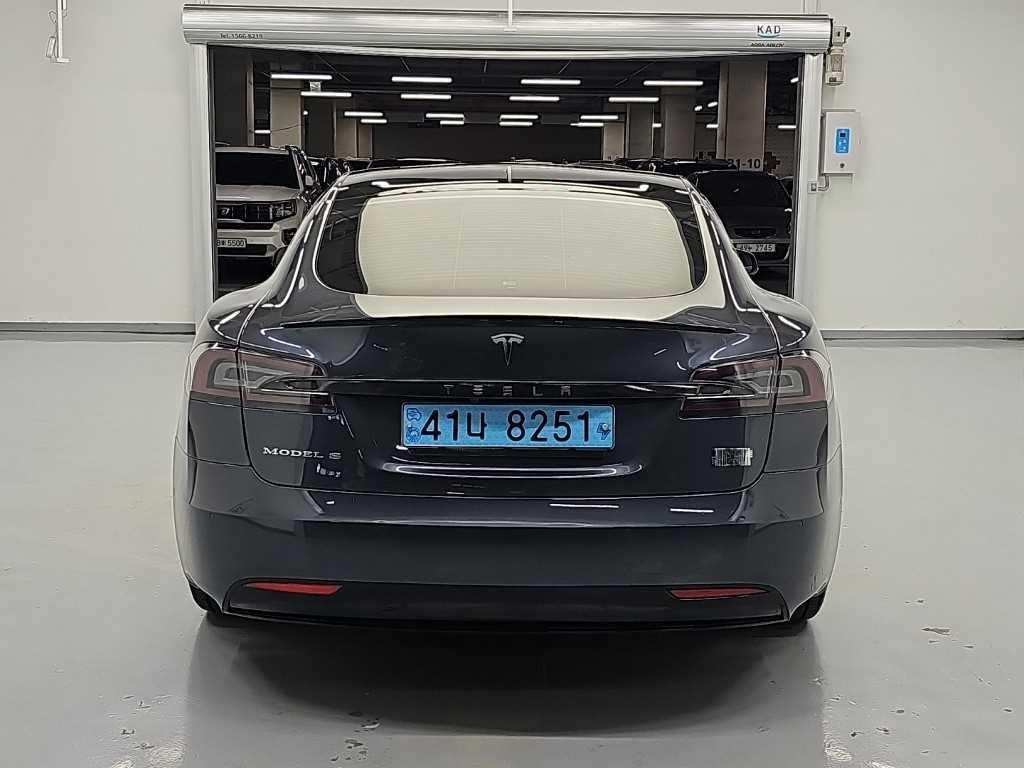 테슬라 모델 S 90D 이미지 3