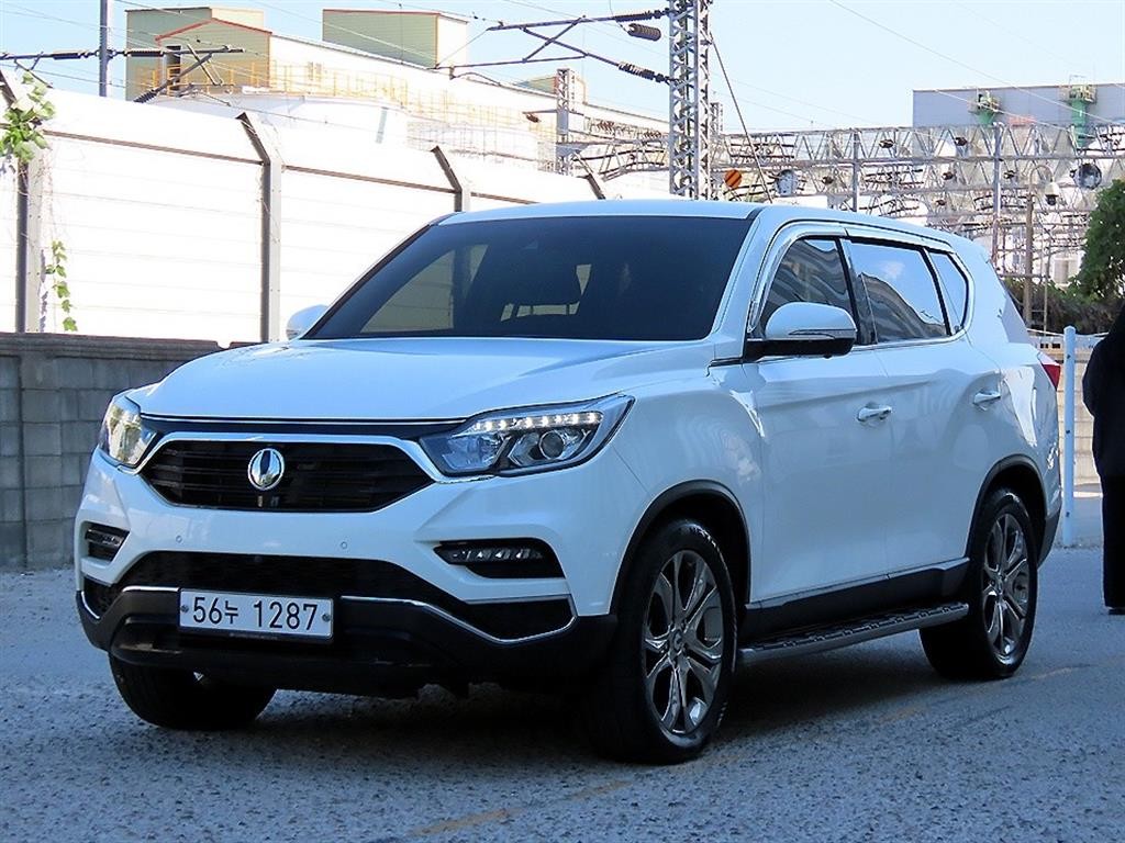 KG모빌리티(쌍용) 렉스턴 G4렉스턴 디젤 2.2 4WD 럭셔리 이미지 2