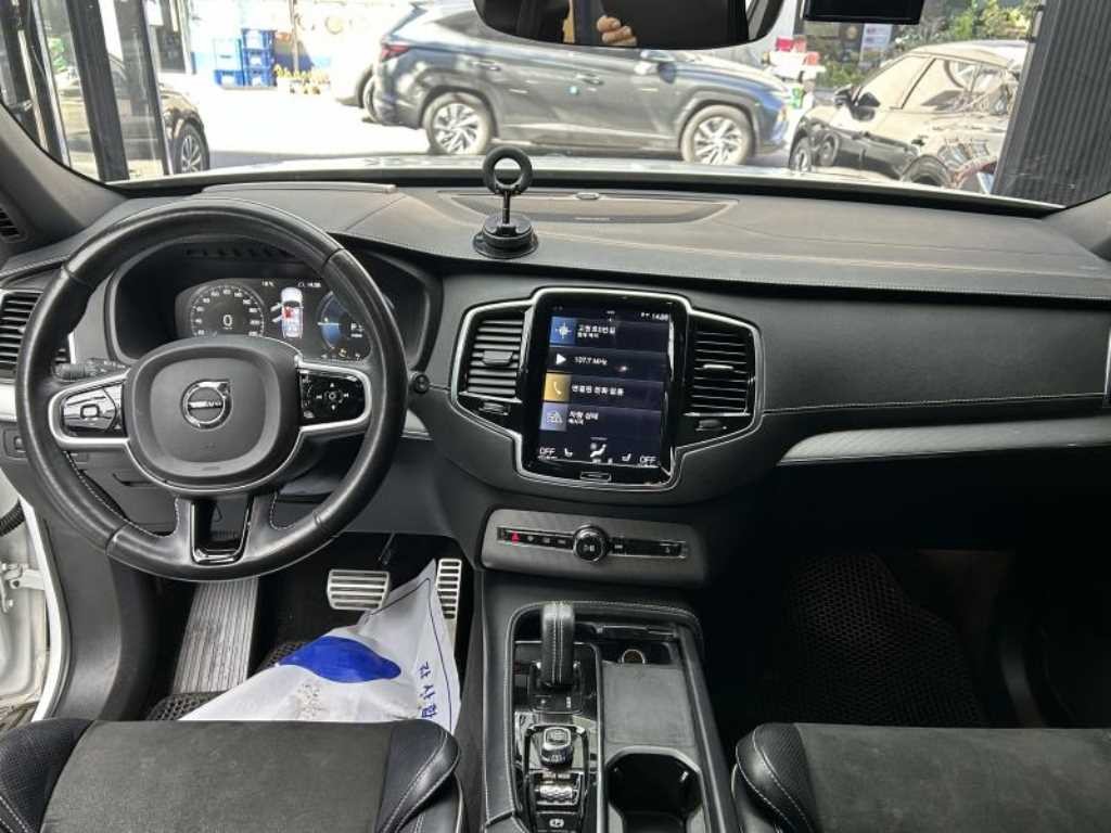 볼보 XC90 XC90 2세대 2.0 T8 AWD R-디자인 이미지 9