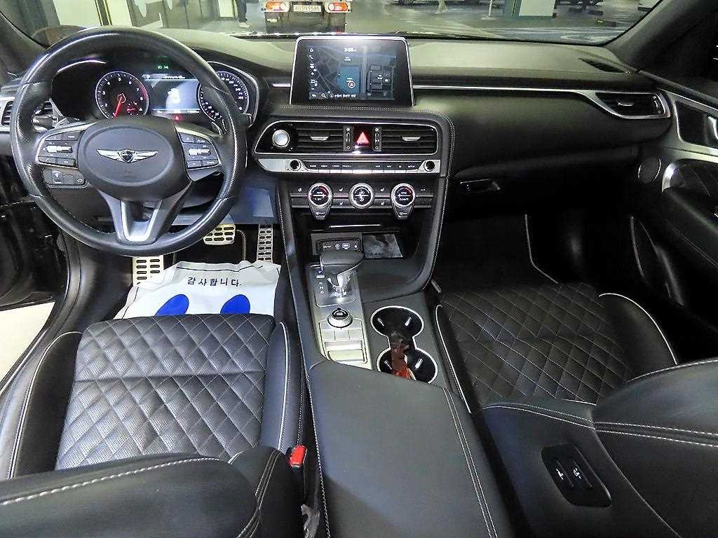 제네시스 G70 2.0T AWD 스포츠 패키지 이미지 10