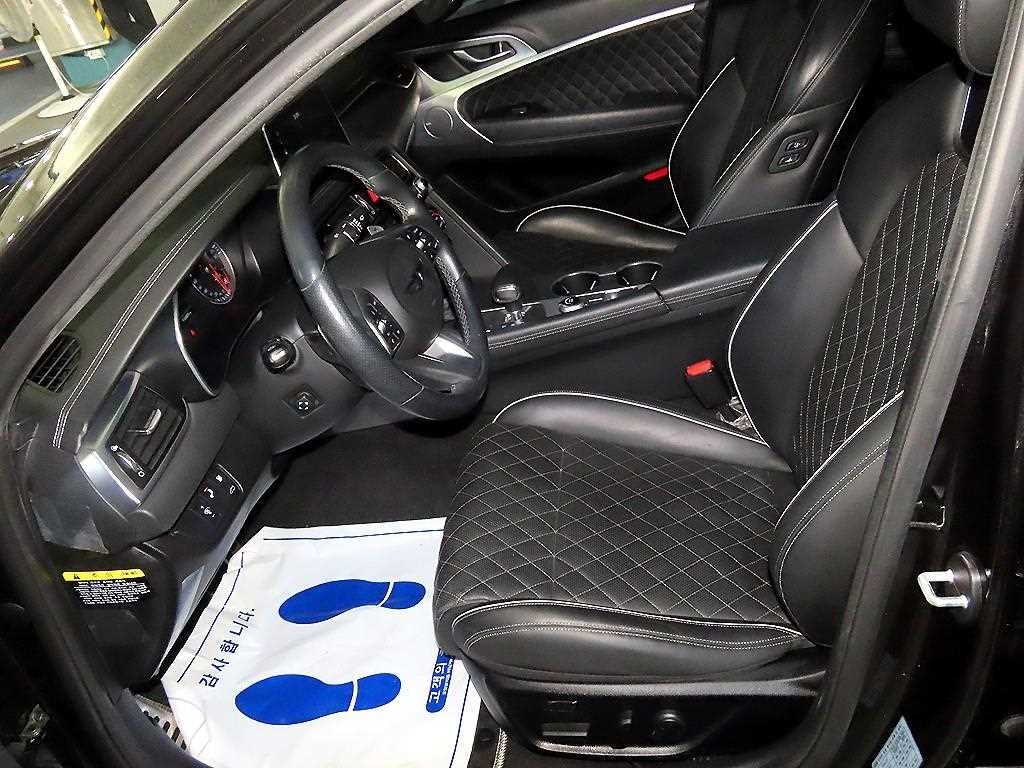제네시스 G70 2.0T AWD 스포츠 패키지 이미지 6