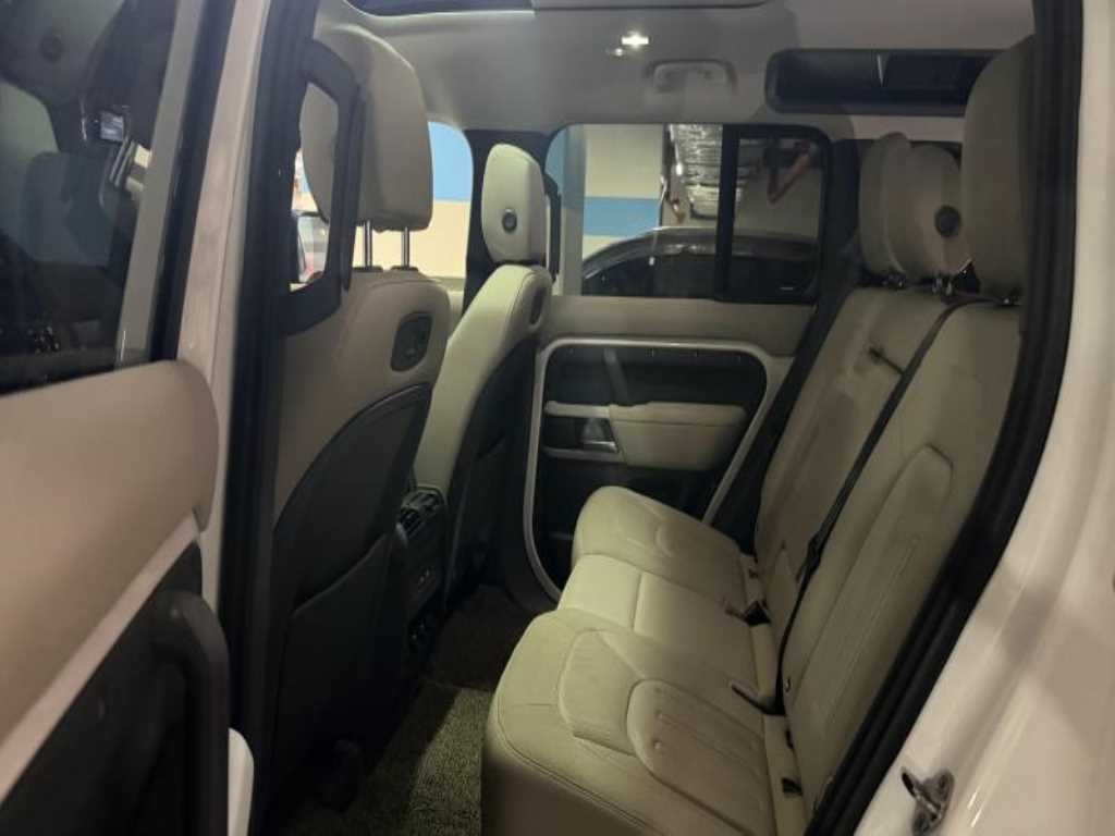 랜드로버 디펜더 디펜더 (L663) D240 SE 이미지 10