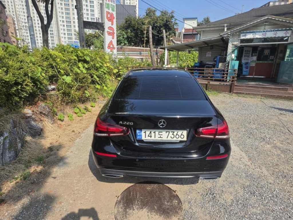 벤츠 A 클래스 A클래스 W177 A220 세단 이미지 2