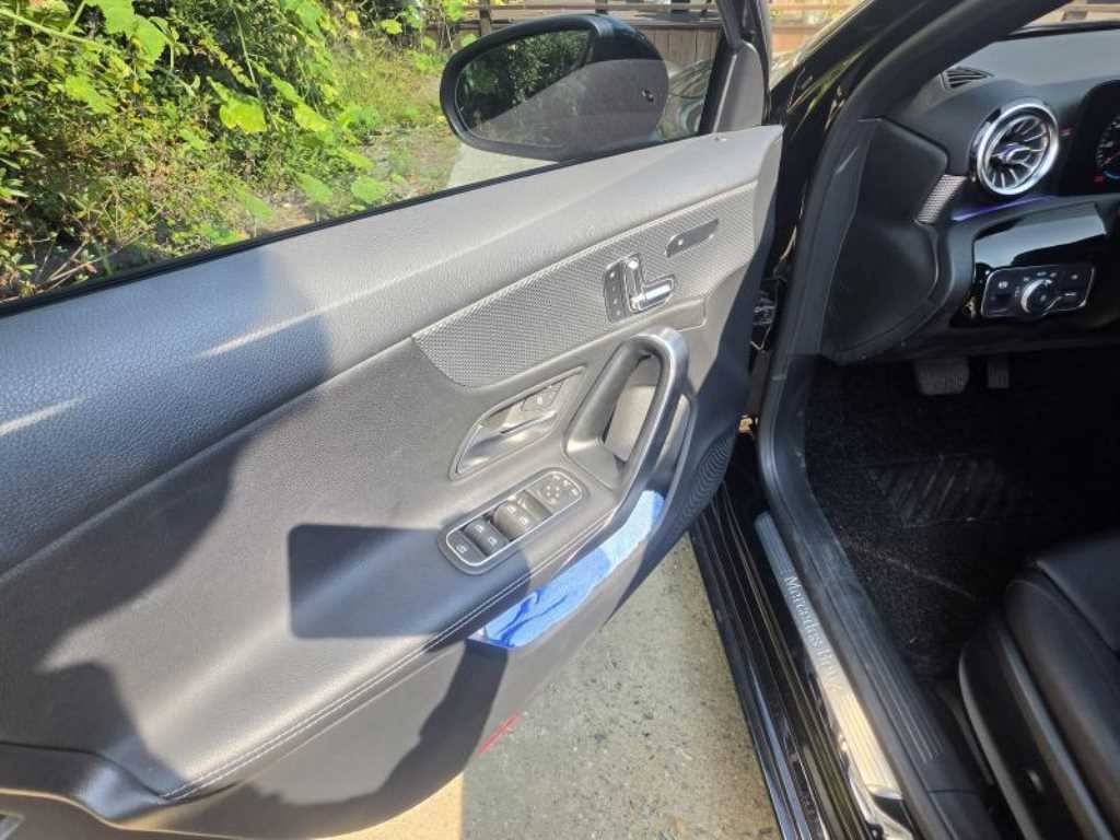 벤츠 A 클래스 A클래스 W177 A220 세단 이미지 5