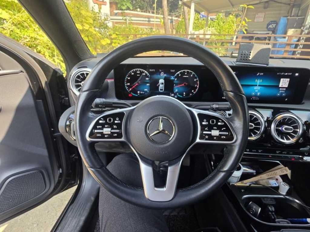 벤츠 A 클래스 A클래스 W177 A220 세단 이미지 7