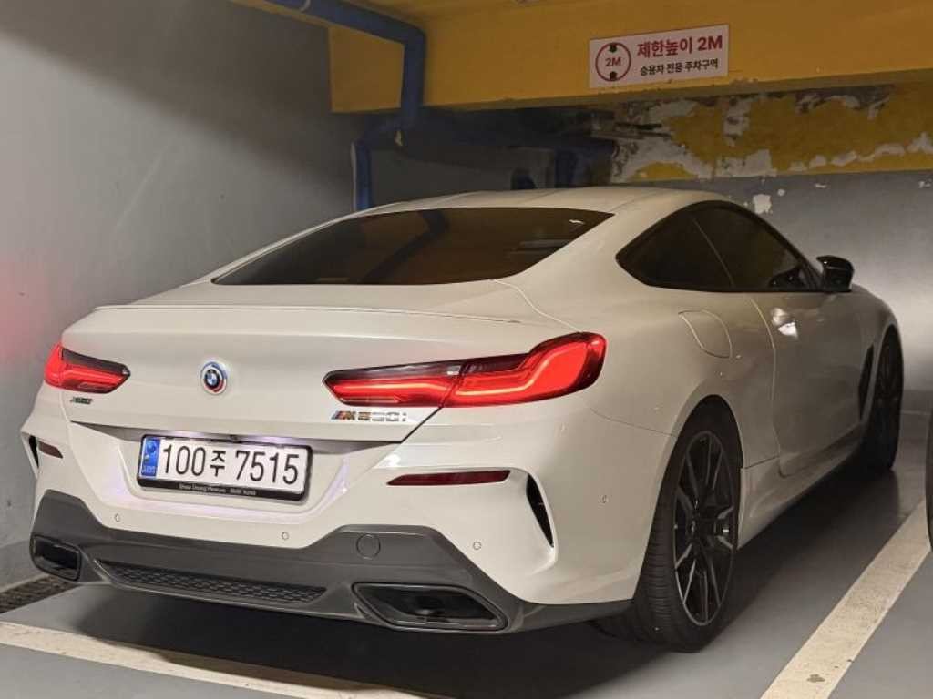 BMW 8시리즈 8시리즈 (G15) M850i xDrive 쿠페 이미지 3