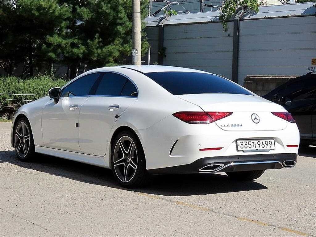 벤츠 CLS 클래스 CLS클래스 C257 CLS 300d AMG Line 이미지 3