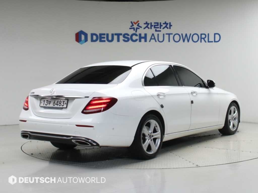 벤츠 E 클래스 E-클래스 W213 E200 아방가르드 이미지 2