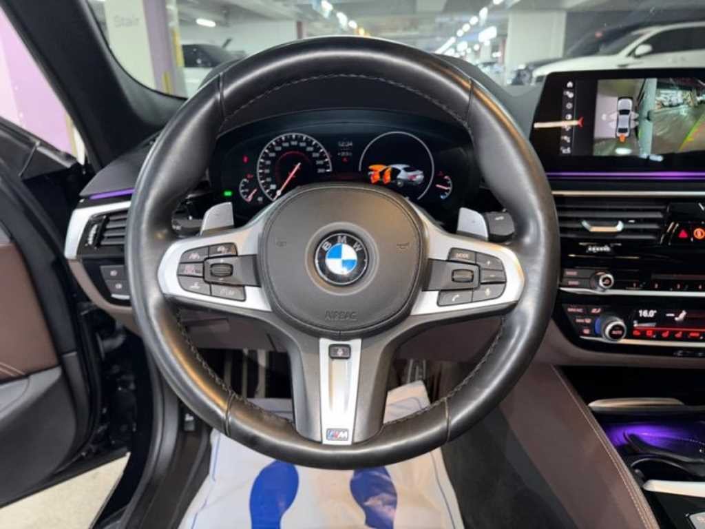 BMW 5시리즈 5시리즈 (G30) 540i xDrive M 스포츠 플러스 이미지 8