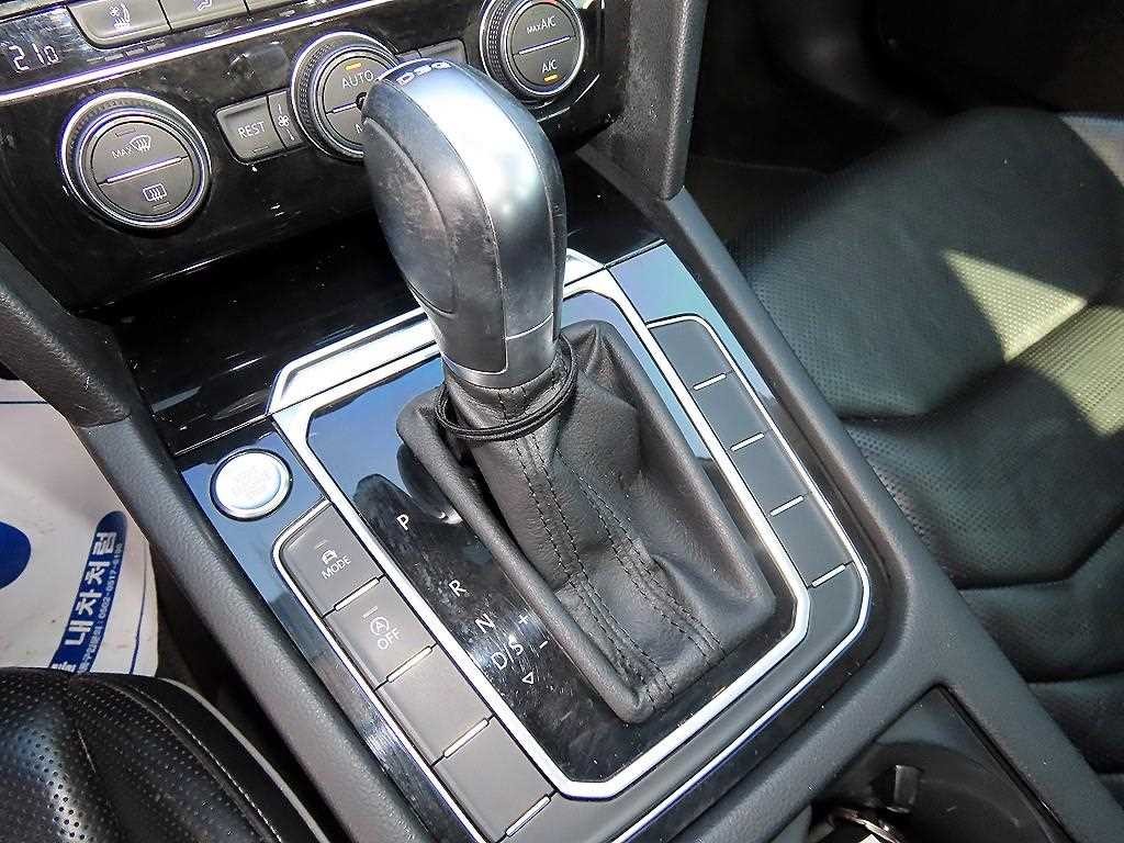 폭스바겐 아테온 2.0 TDI 엘레강스 프레스티지 이미지 10