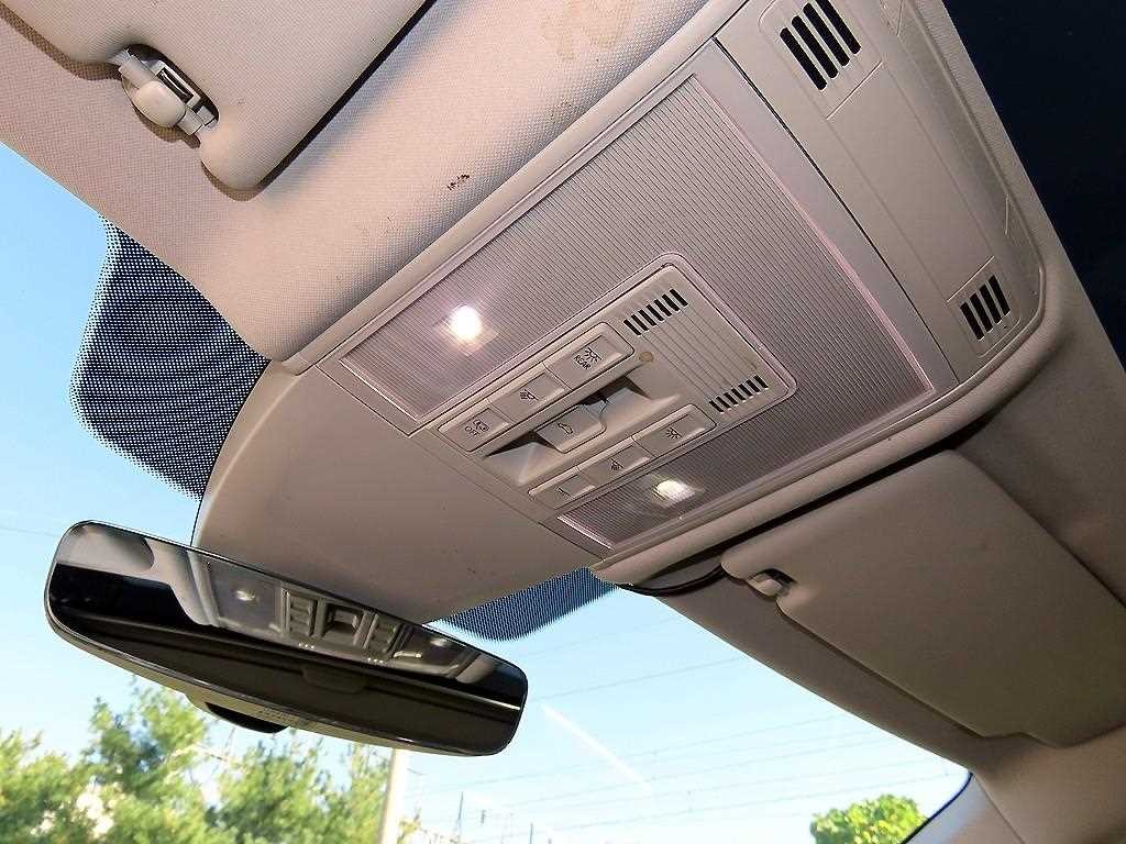폭스바겐 아테온 2.0 TDI 엘레강스 프레스티지 이미지 15