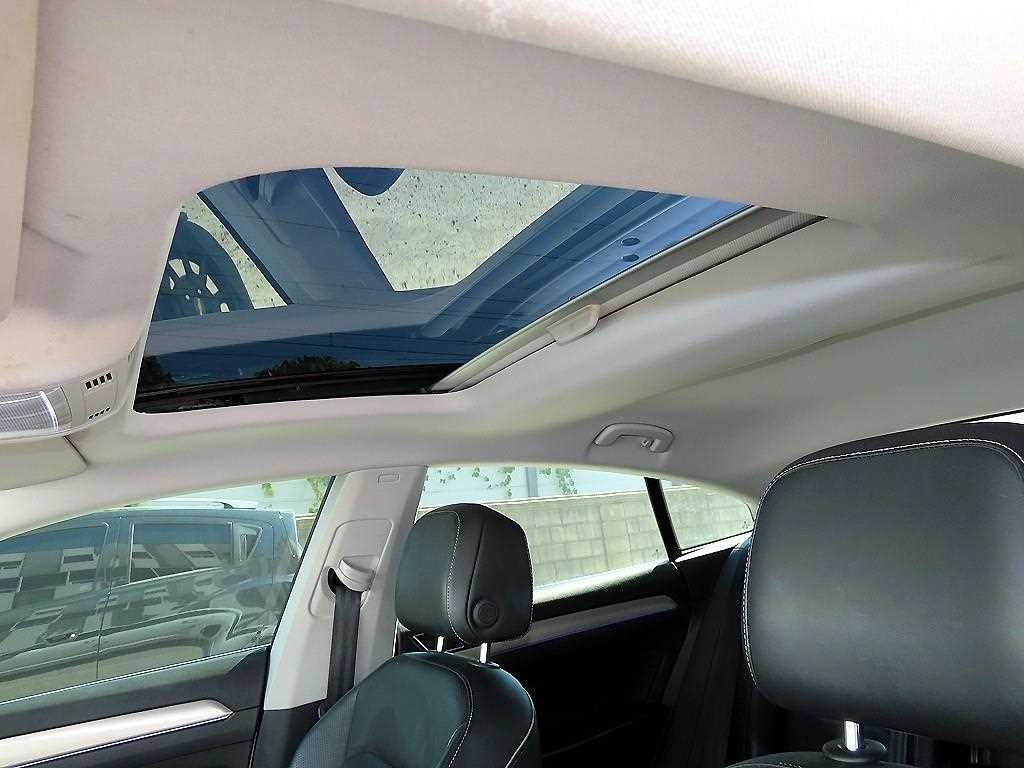 폭스바겐 아테온 2.0 TDI 엘레강스 프레스티지 이미지 16
