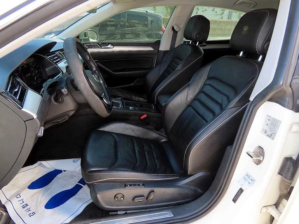 폭스바겐 아테온 2.0 TDI 엘레강스 프레스티지 이미지 5