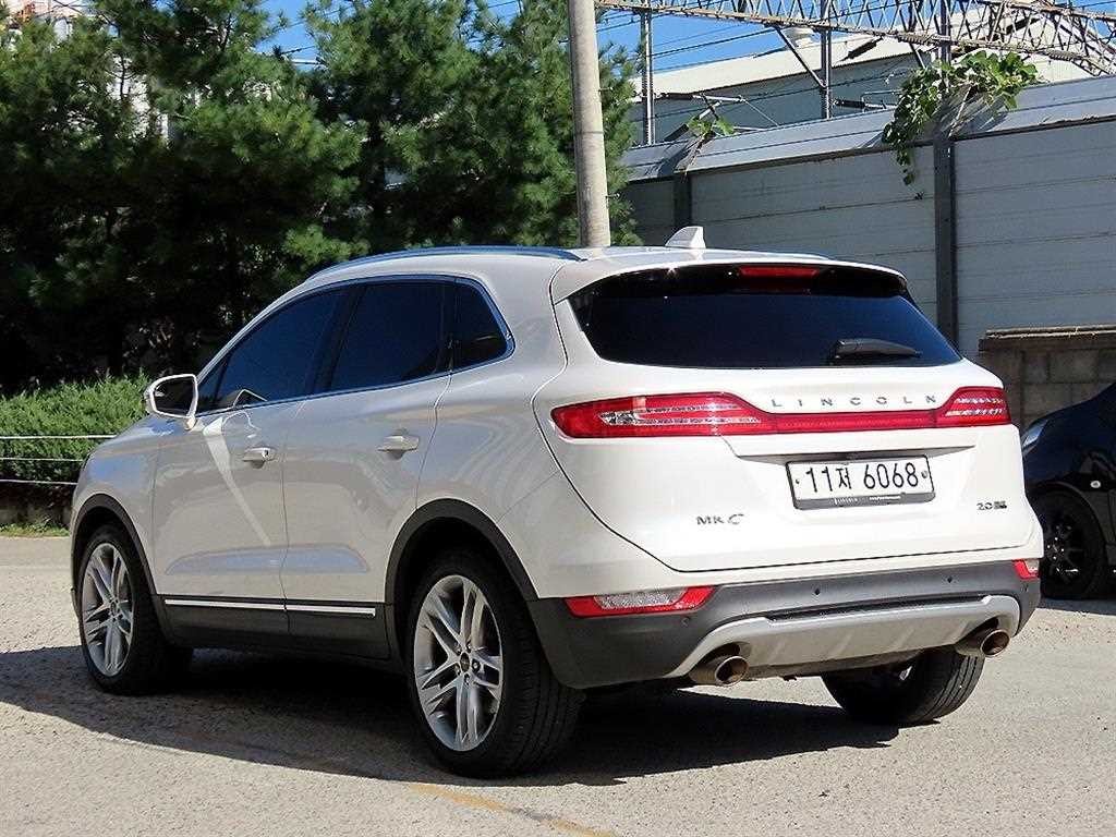 링컨 MKC 2.0 AWD 리저브 이미지 3