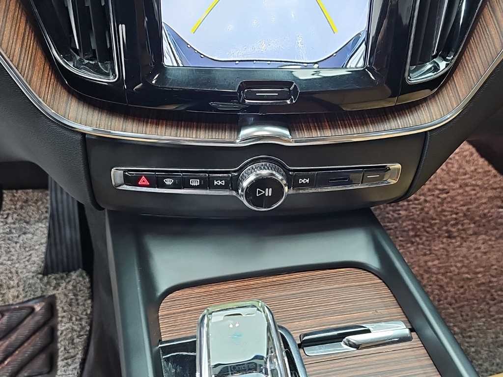 볼보 XC60 XC60(2세대) B6 AWD 얼티메이트 브라이트 이미지 10