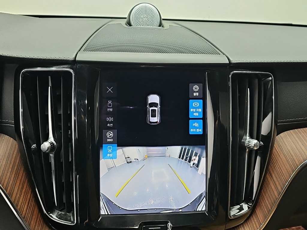 볼보 XC60 XC60(2세대) B6 AWD 얼티메이트 브라이트 이미지 16