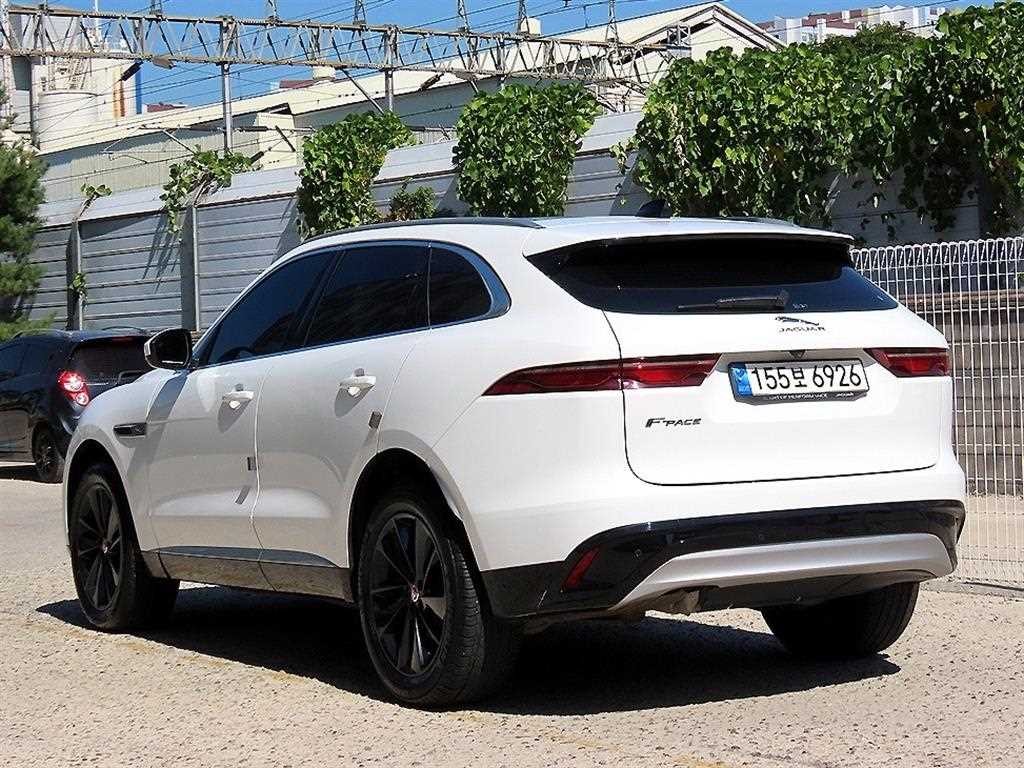 재규어 F-PACE D200 SE 이미지 3