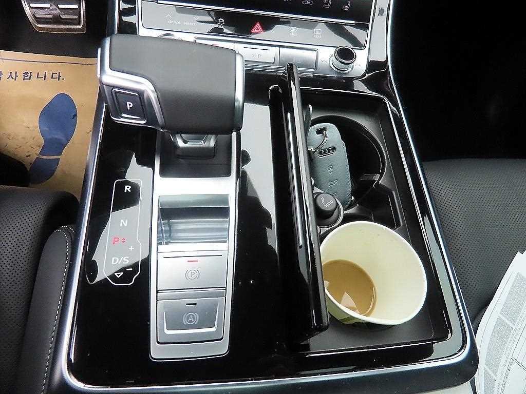 아우디 Q7 Q7 (4M) 55 TFSI 콰트로 프리미엄 이미지 10