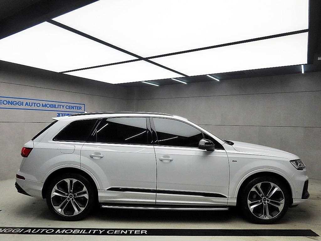 아우디 Q7 Q7 (4M) 55 TFSI 콰트로 프리미엄 이미지 2