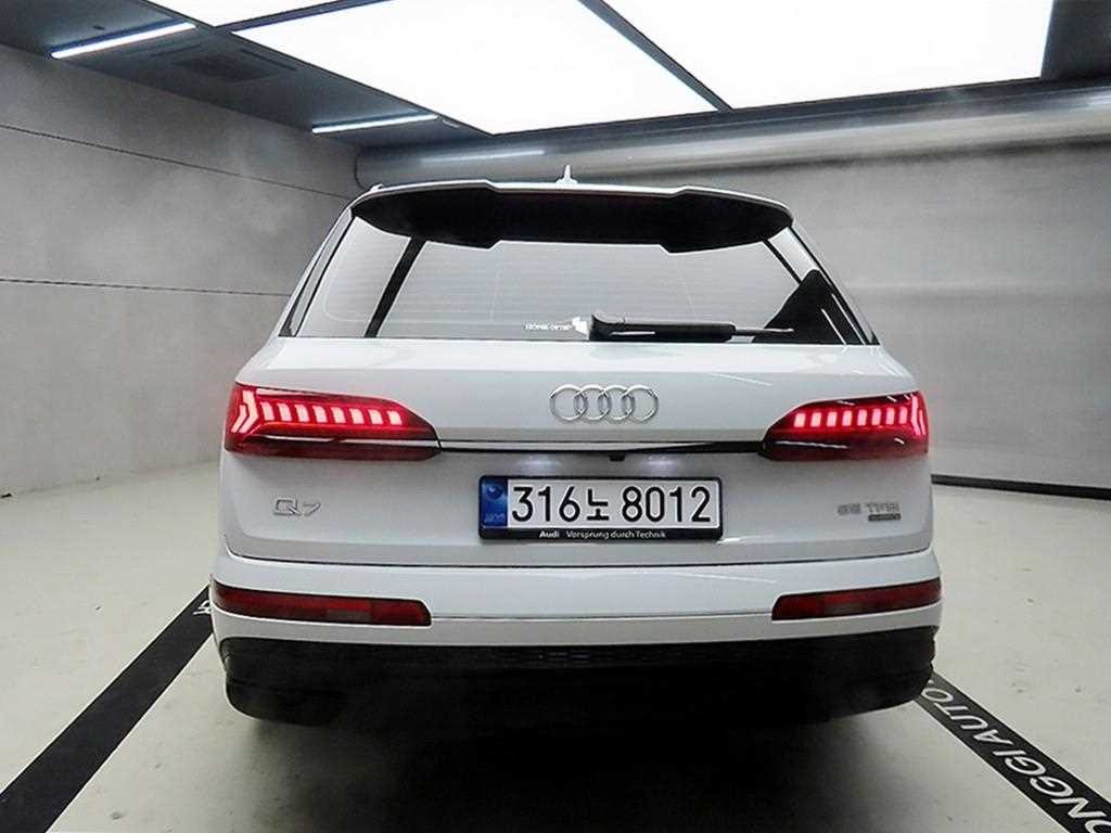 아우디 Q7 Q7 (4M) 55 TFSI 콰트로 프리미엄 이미지 3