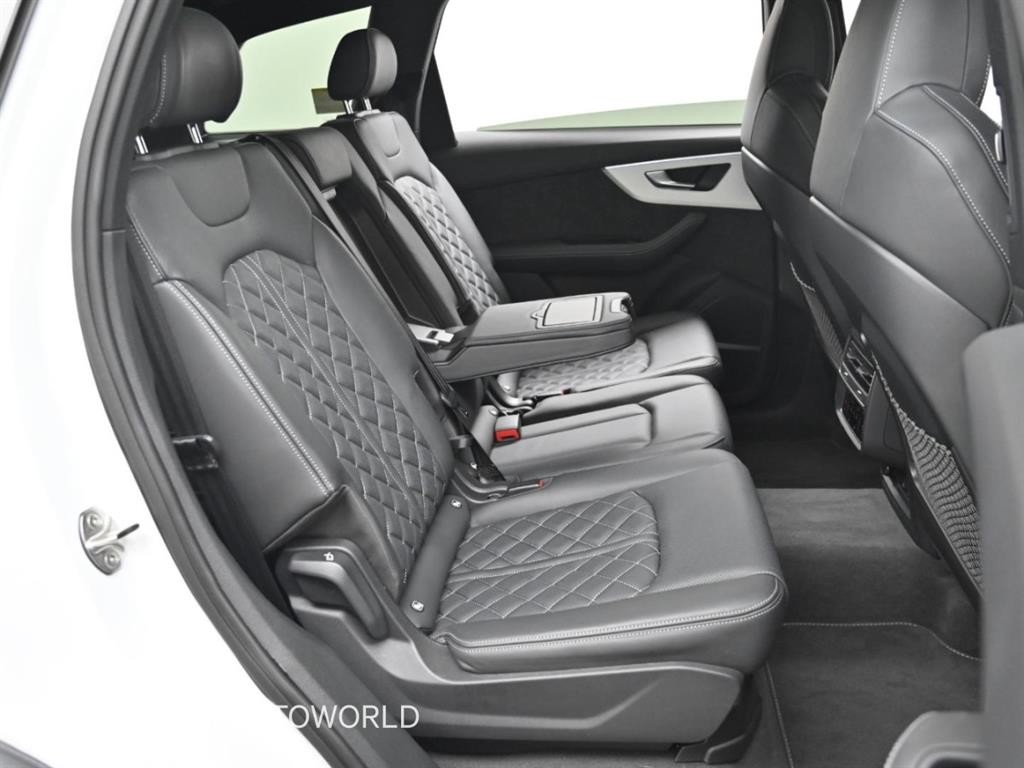 아우디 Q7 Q7 (4M) 55 TFSI 콰트로 프리미엄 이미지 32