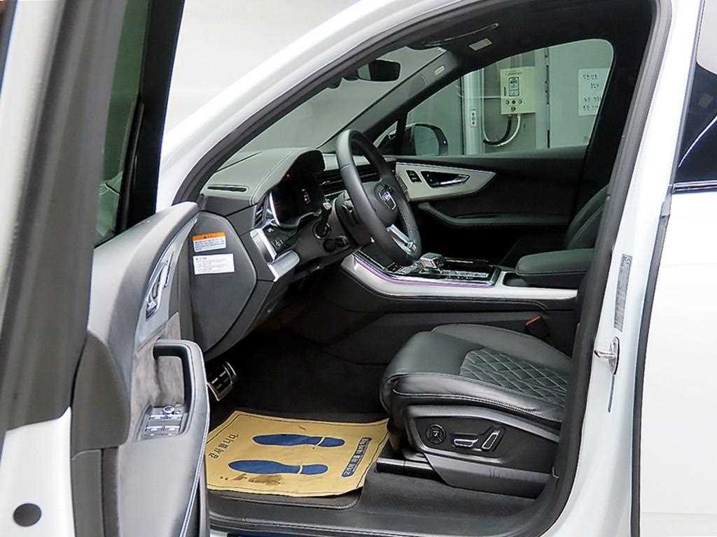 아우디 Q7 Q7 (4M) 55 TFSI 콰트로 프리미엄 이미지 5