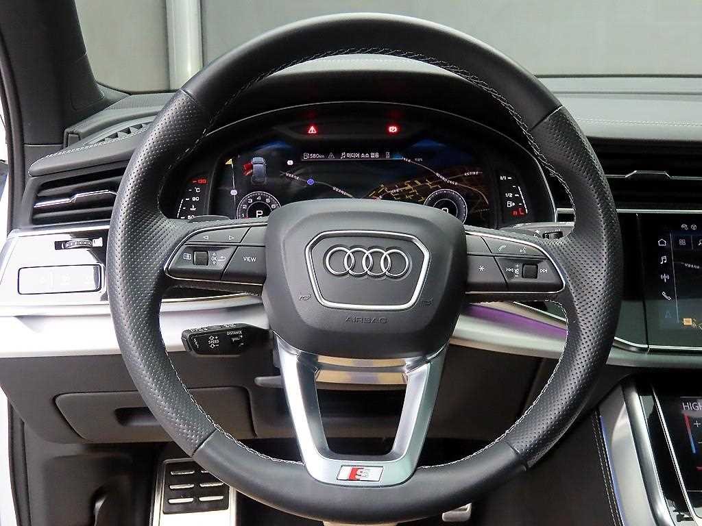 아우디 Q7 Q7 (4M) 55 TFSI 콰트로 프리미엄 이미지 9