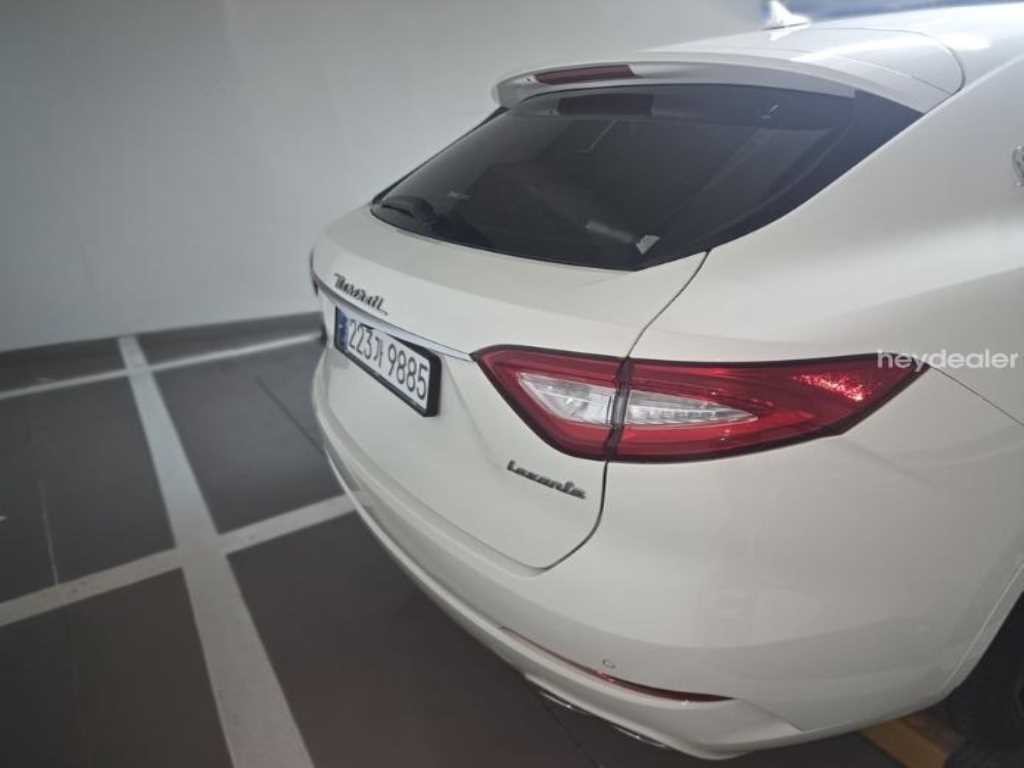 마세라티 르반떼 3.0  AWD 그란 루쏘 이미지 5