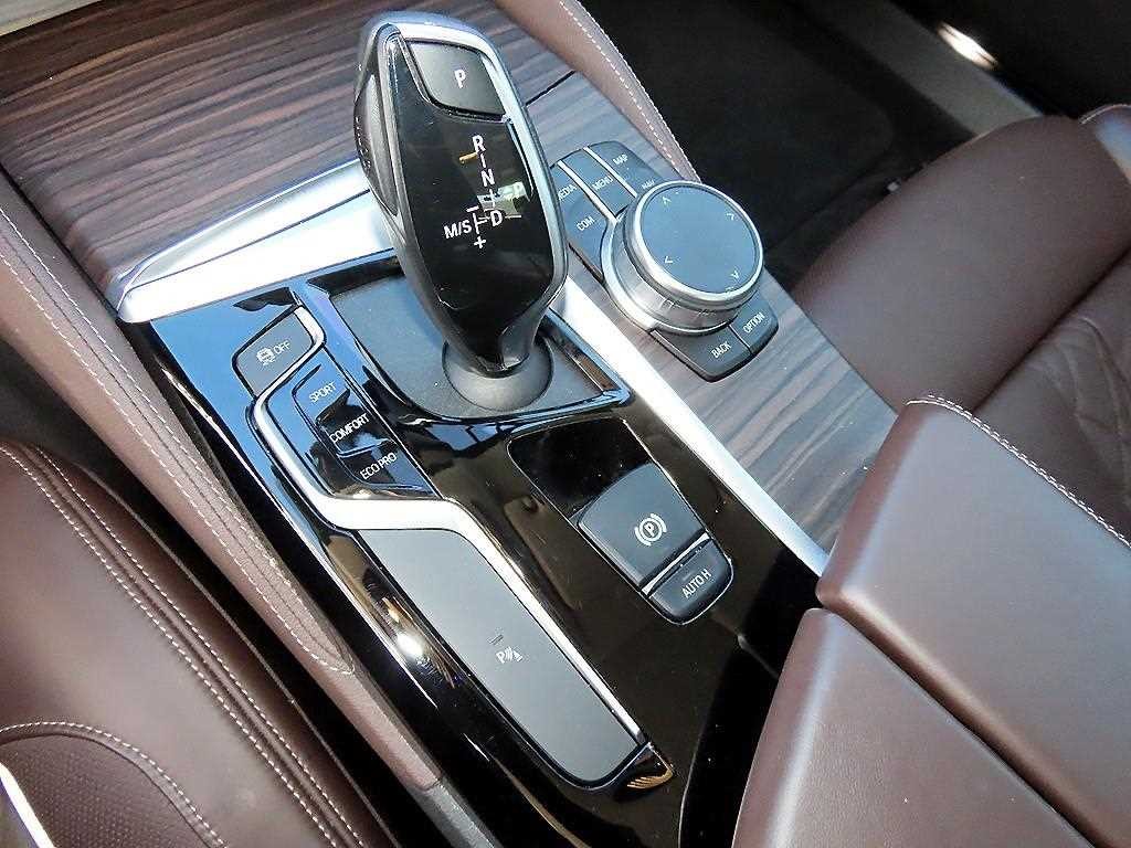 BMW 5시리즈 5시리즈 (G30) 520d 럭셔리 플러스 이미지 11