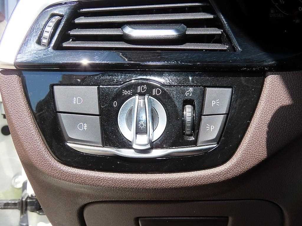 BMW 5시리즈 5시리즈 (G30) 520d 럭셔리 플러스 이미지 13