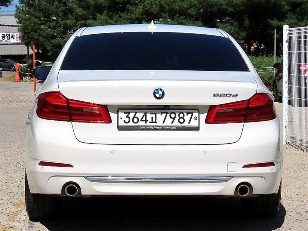 BMW 5시리즈 5시리즈 (G30) 520d 럭셔리 플러스 이미지 4