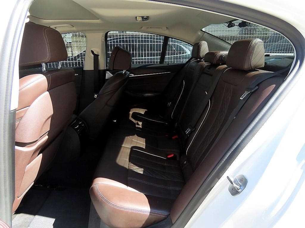 BMW 5시리즈 5시리즈 (G30) 520d 럭셔리 플러스 이미지 6