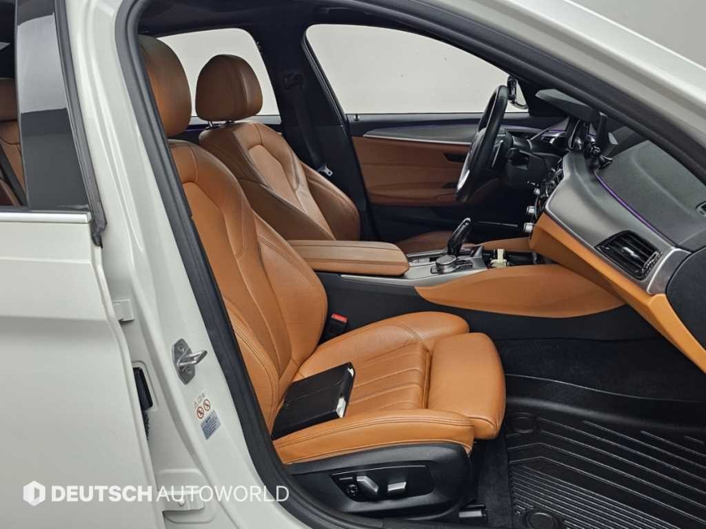 BMW 5시리즈 5시리즈 (G30) 520d M 스포츠 이미지 10