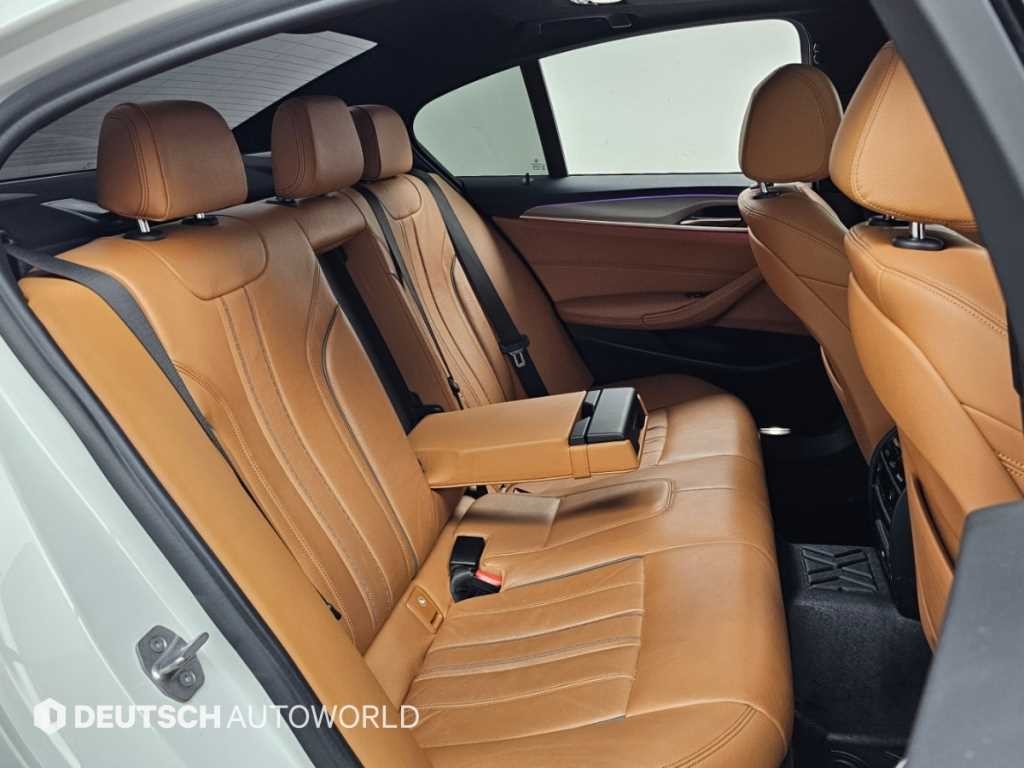 BMW 5시리즈 5시리즈 (G30) 520d M 스포츠 이미지 12