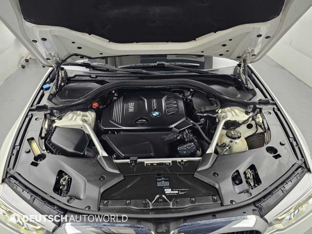 BMW 5시리즈 5시리즈 (G30) 520d M 스포츠 이미지 6