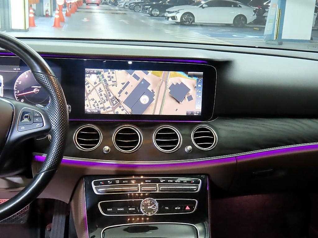 벤츠 E 클래스 E-클래스 W213 E300 4MATIC 아방가르드 이미지 11