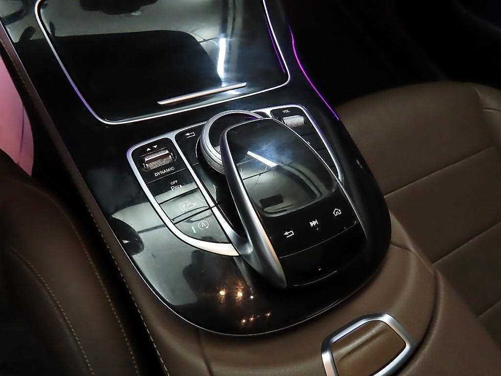 벤츠 E 클래스 E-클래스 W213 E300 4MATIC 아방가르드 이미지 14