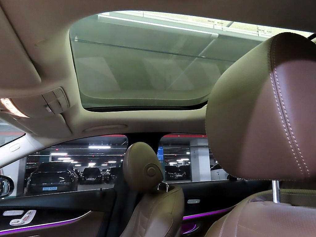 벤츠 E 클래스 E-클래스 W213 E300 4MATIC 아방가르드 이미지 16